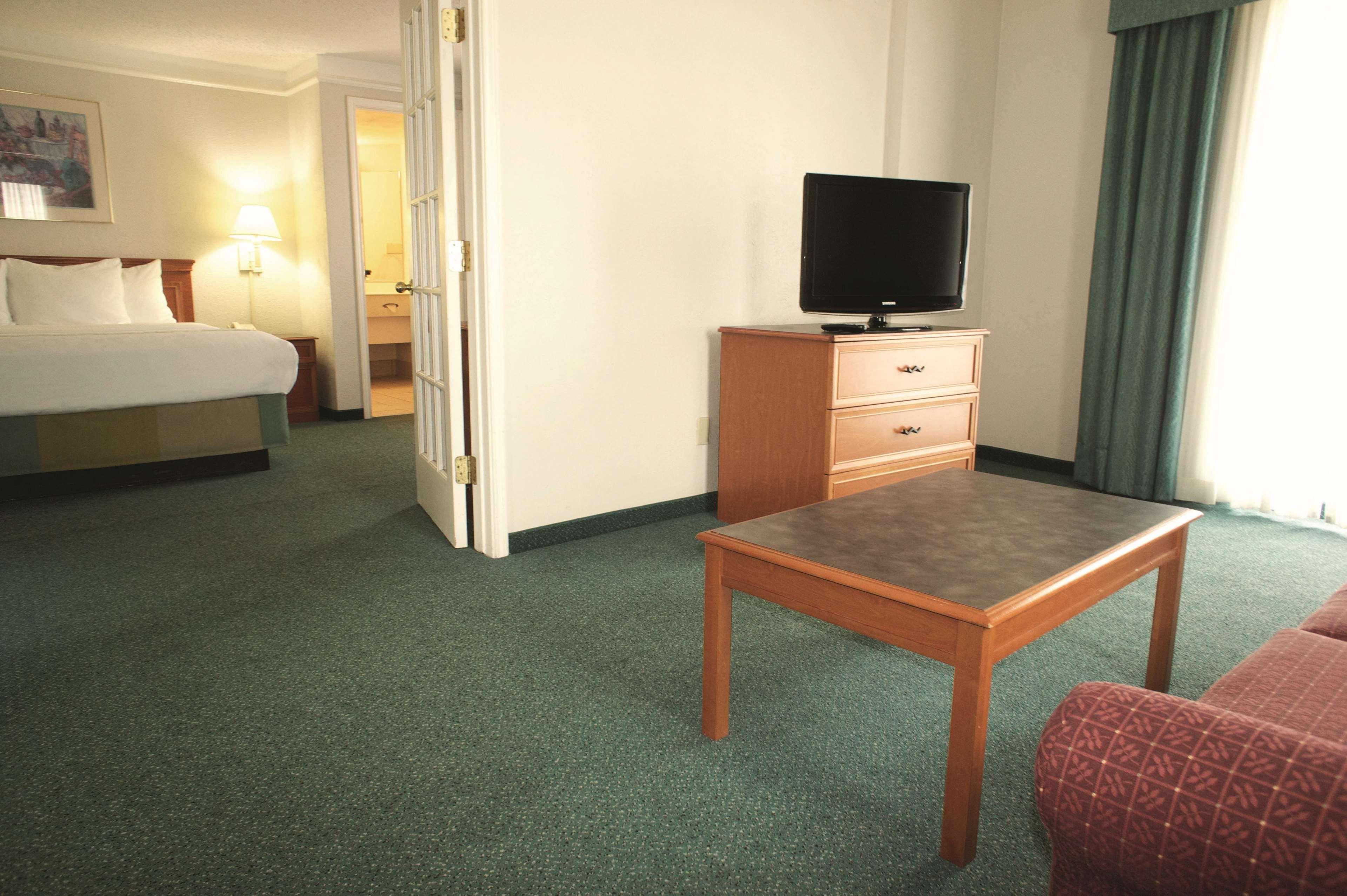 La Quinta Inn By Wyndham Columbus Airport Area Eksteriør billede