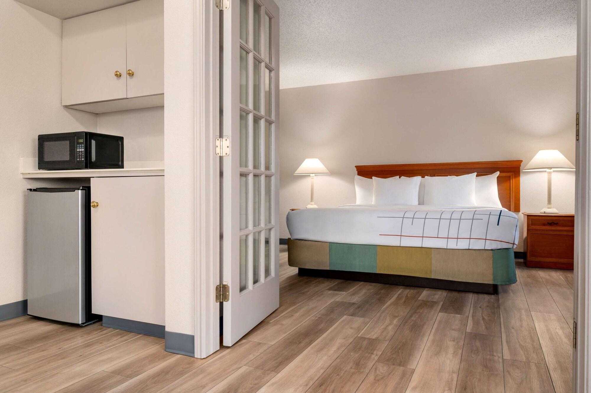 La Quinta Inn By Wyndham Columbus Airport Area Eksteriør billede